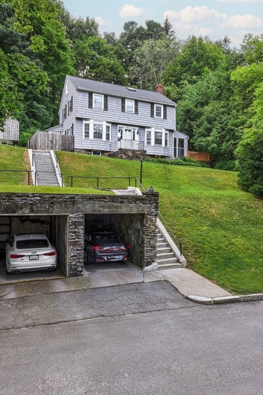 Property Photo: 28 Saint Elmo Rd MA 01602
