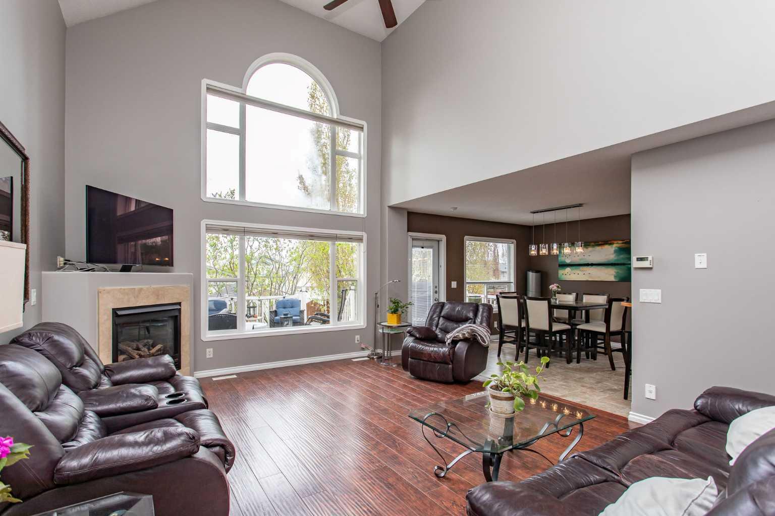 Property Photo: 70 Drummond Avenue AB T4R 3E2