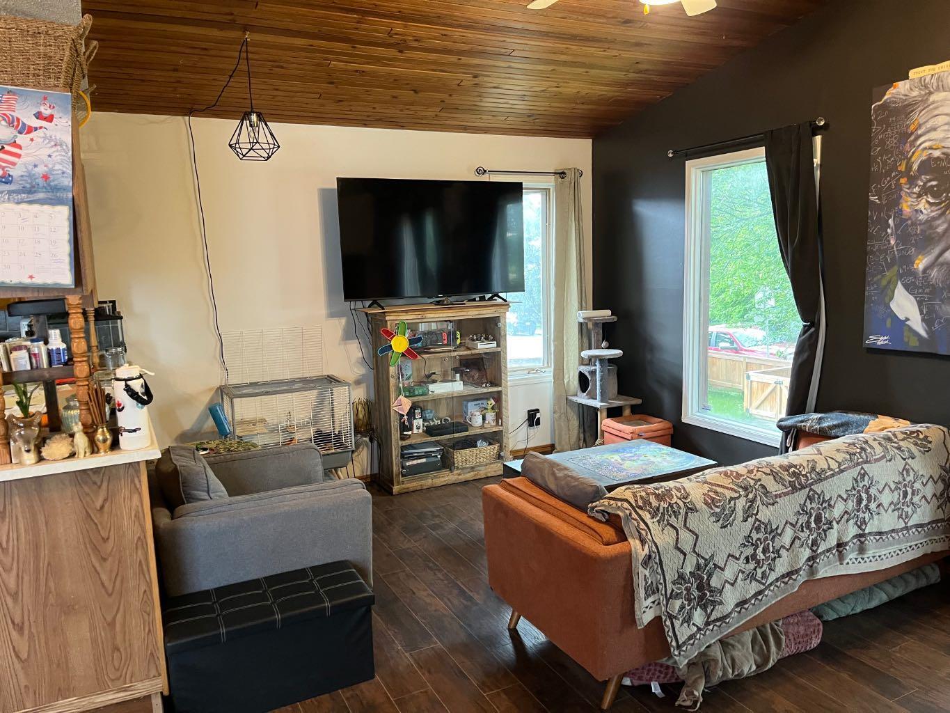 Property Photo:  4833 47 Street  AB T4T 1A6 