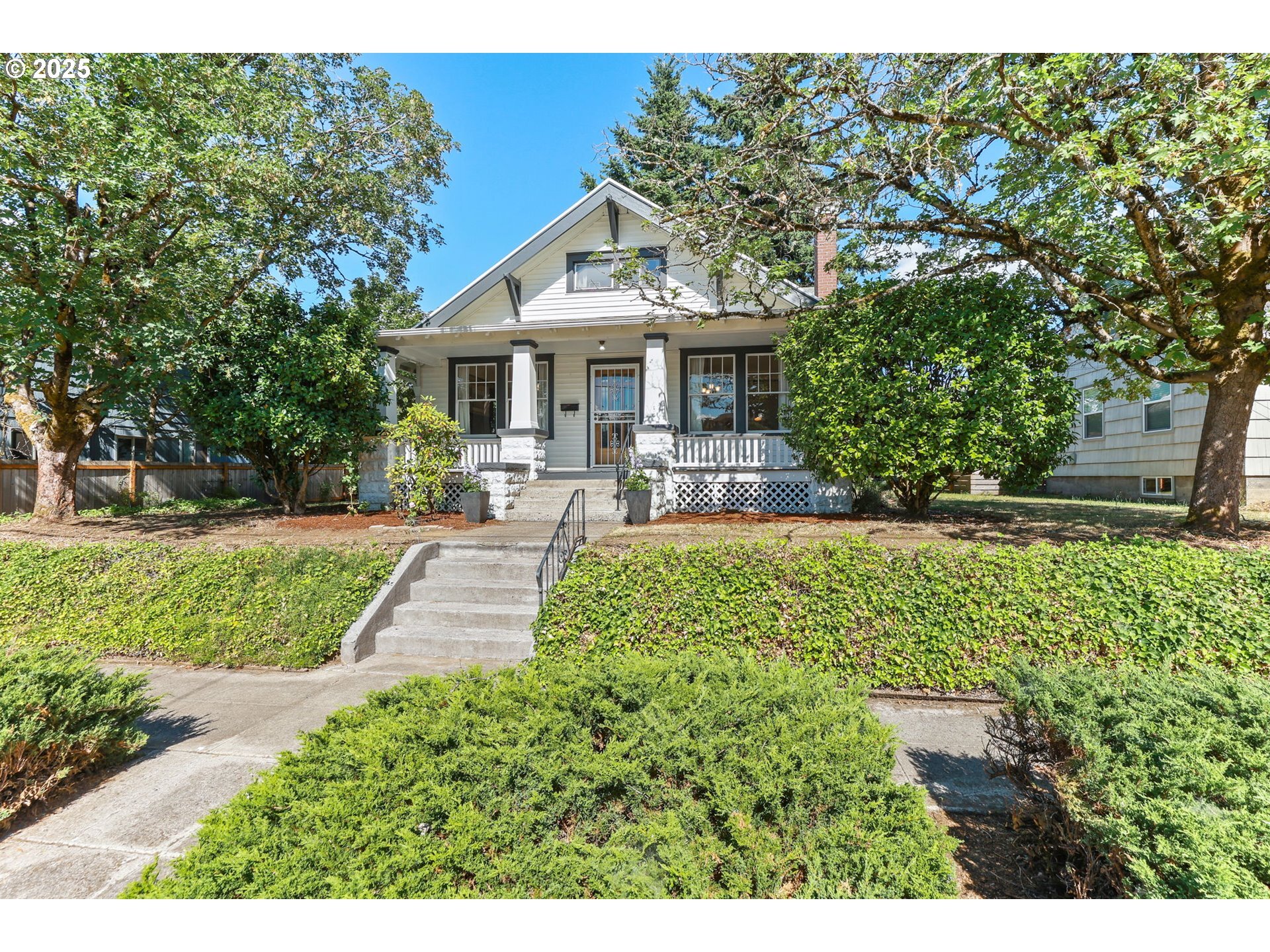 Property Photo:  6716 N Kerby Ave  OR 97217 