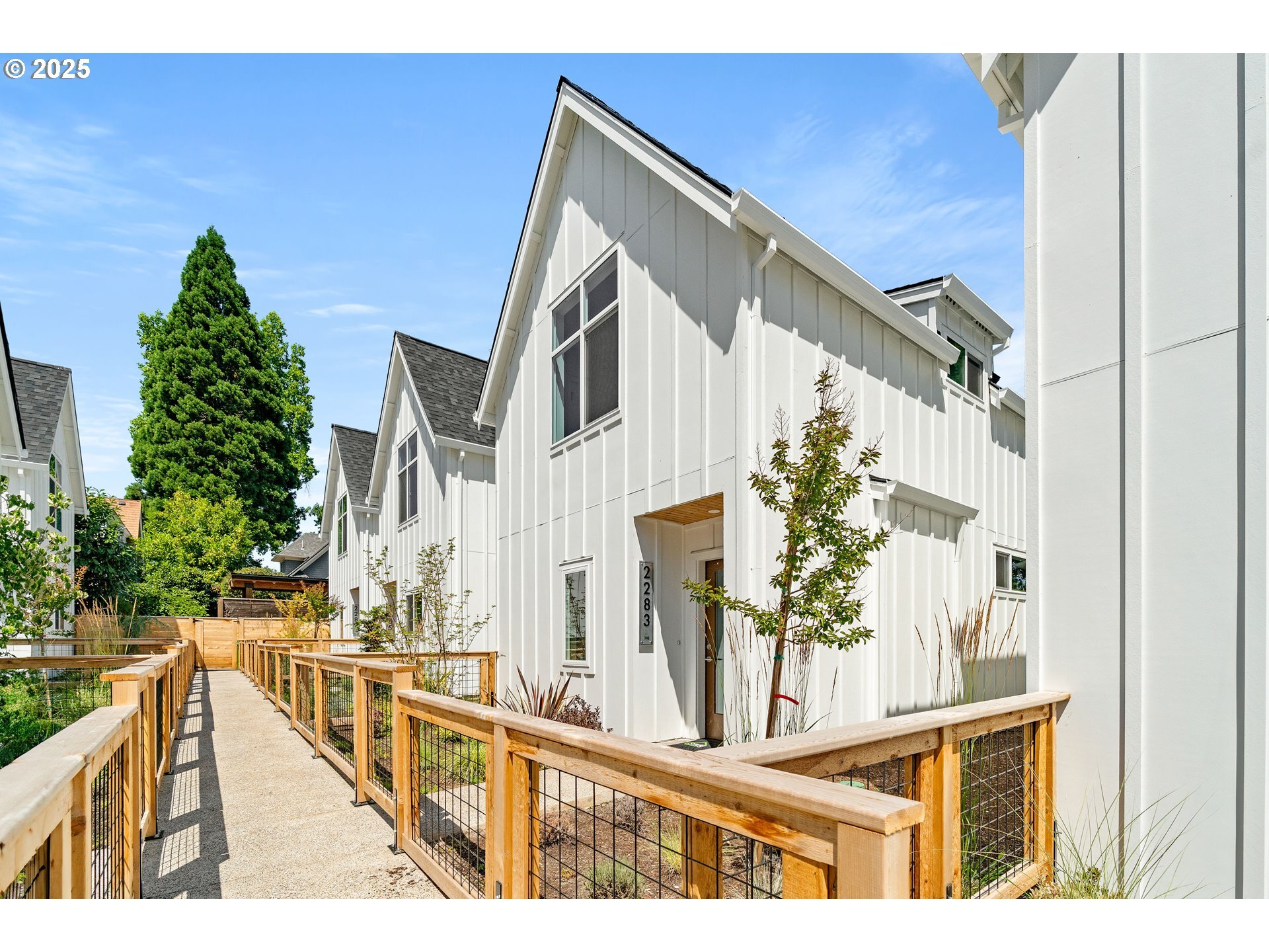 2291 N Humboldt St  Portland OR 97217 photo