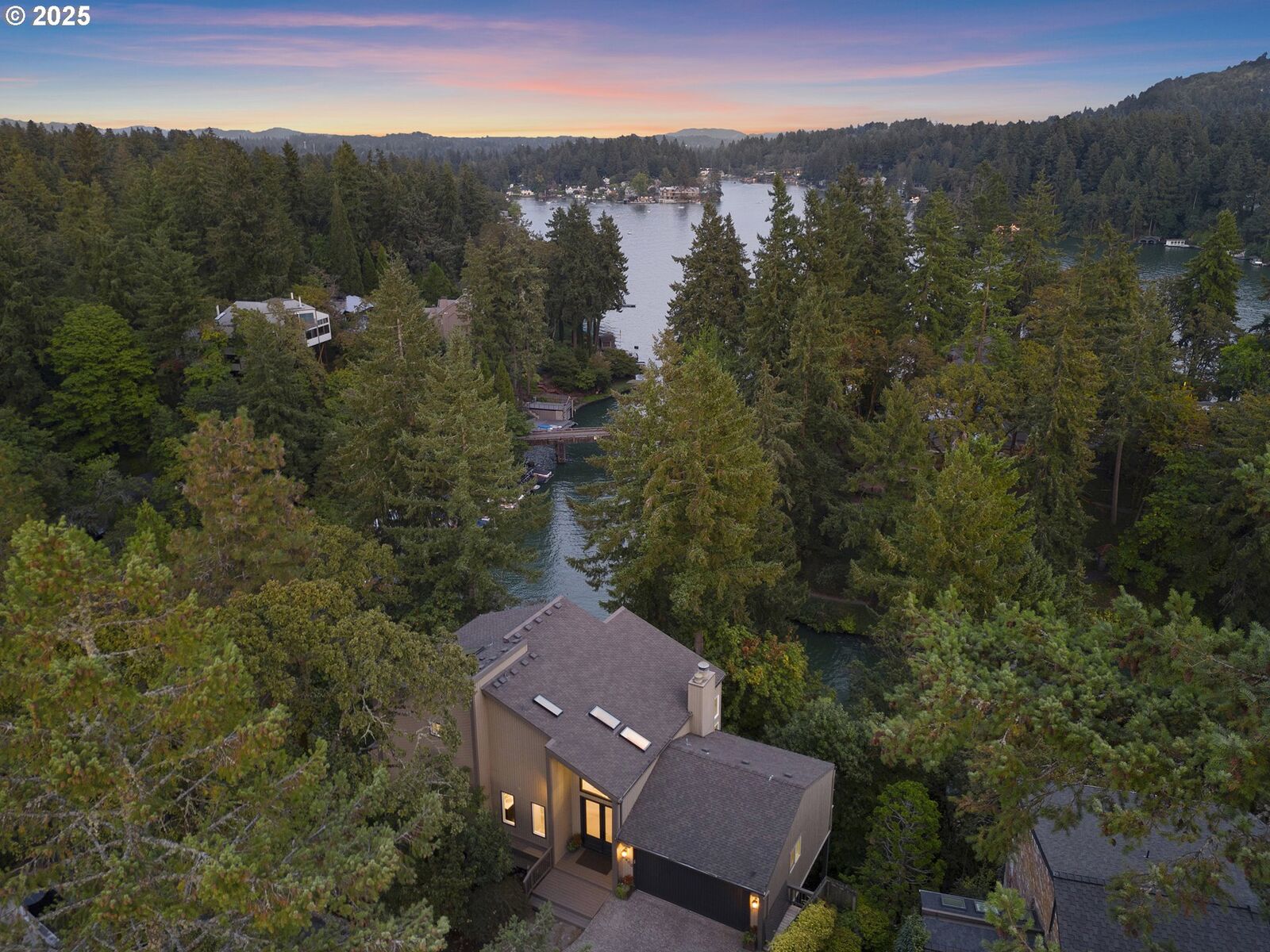 Property Photo:  15400 Diamond Head Rd  OR 97034 