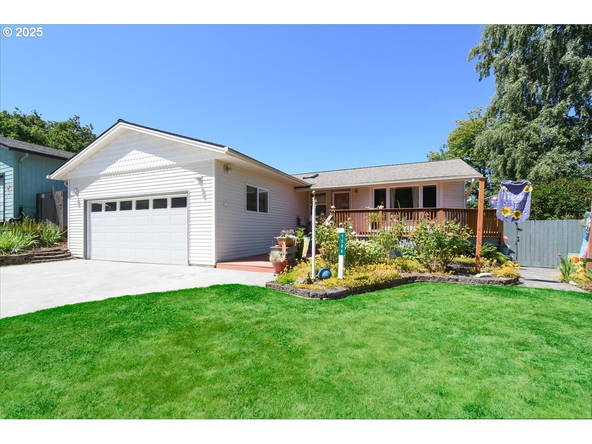 Property Photo: 7506 NW 13th Ave WA 98665
