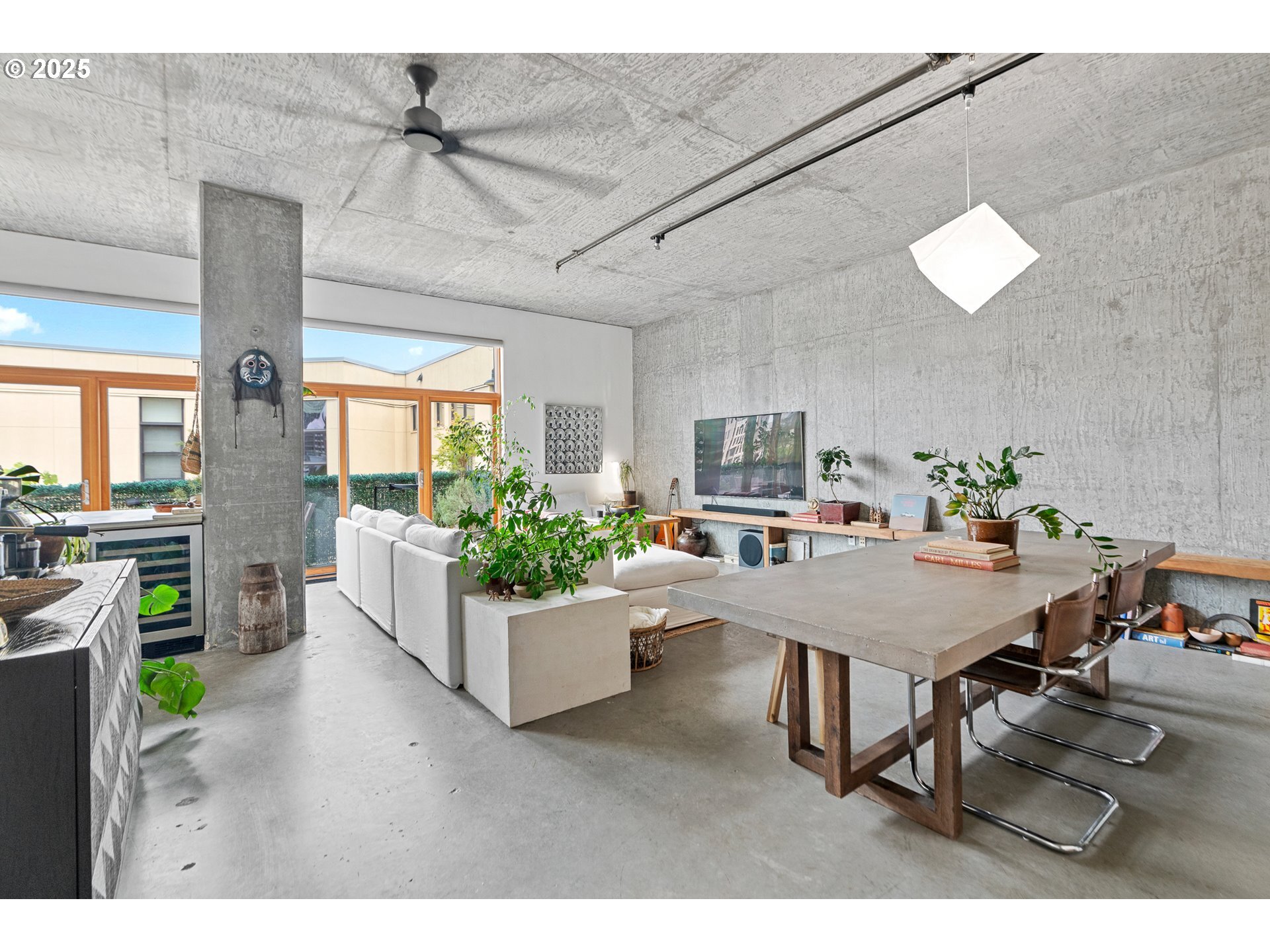 Property Photo: 411 NW Flanders St 805 OR 97209