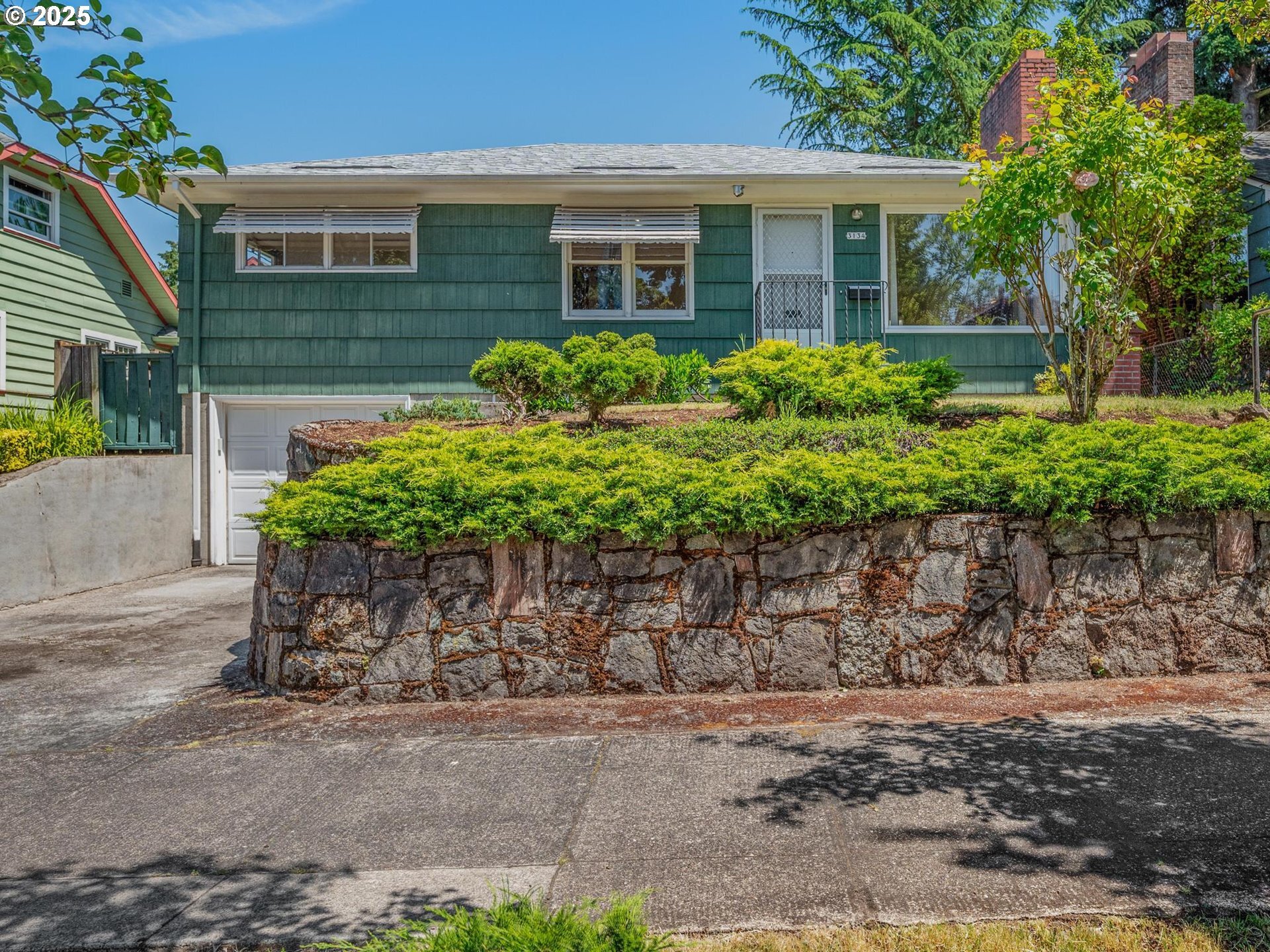 Property Photo:  3134 NE 62nd Ave  OR 97213 