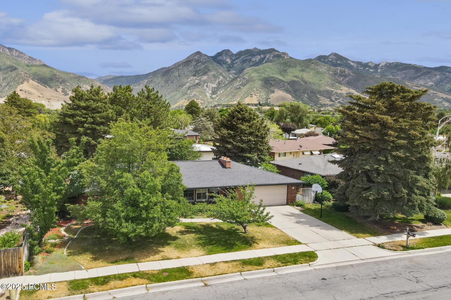 Property Photo: 7157 S Manor Drive UT 84121