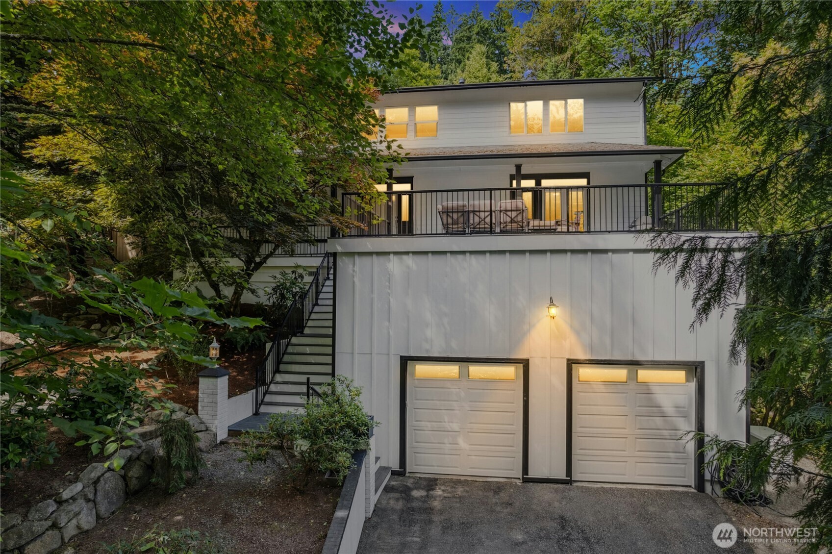 Property Photo:  17519  33rd Avenue NE  WA 98155 