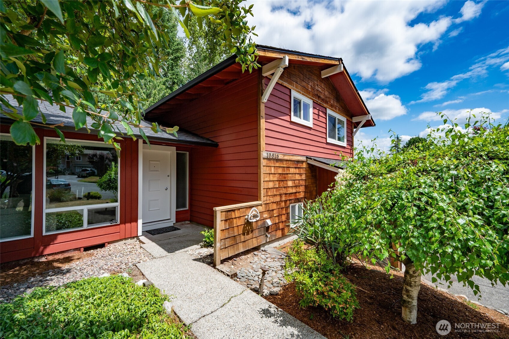 Property Photo: 10816 NE 154th Place WA 98011