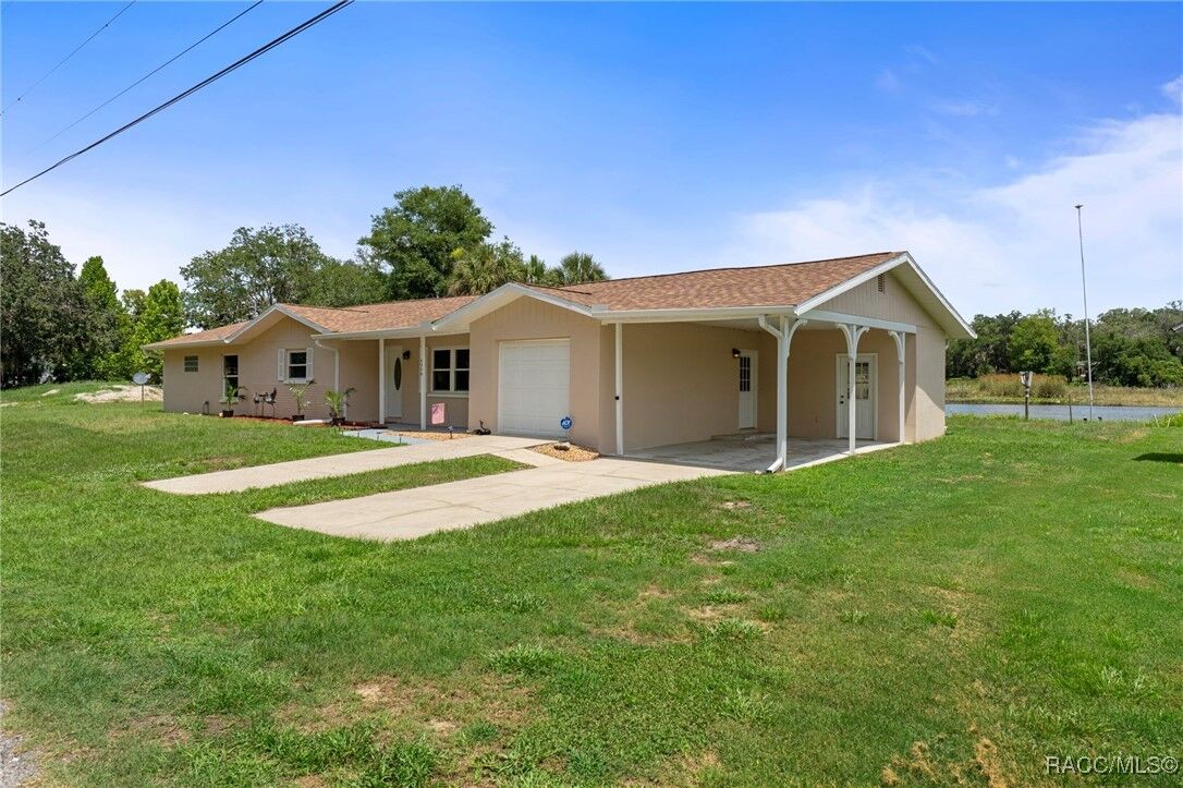 Property Photo: 4306 E Gloria Drive FL 34442