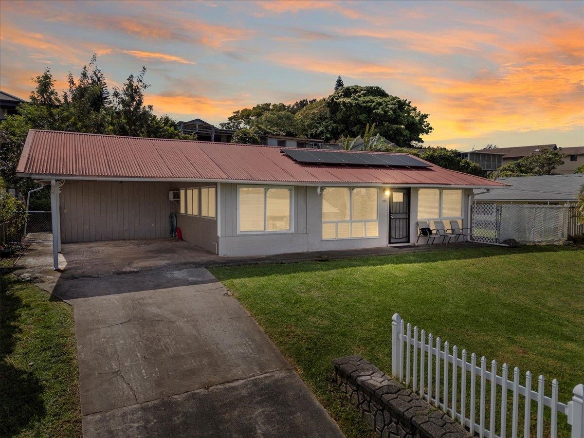 Property Photo:  720 Kekona Pl  HI 96768 