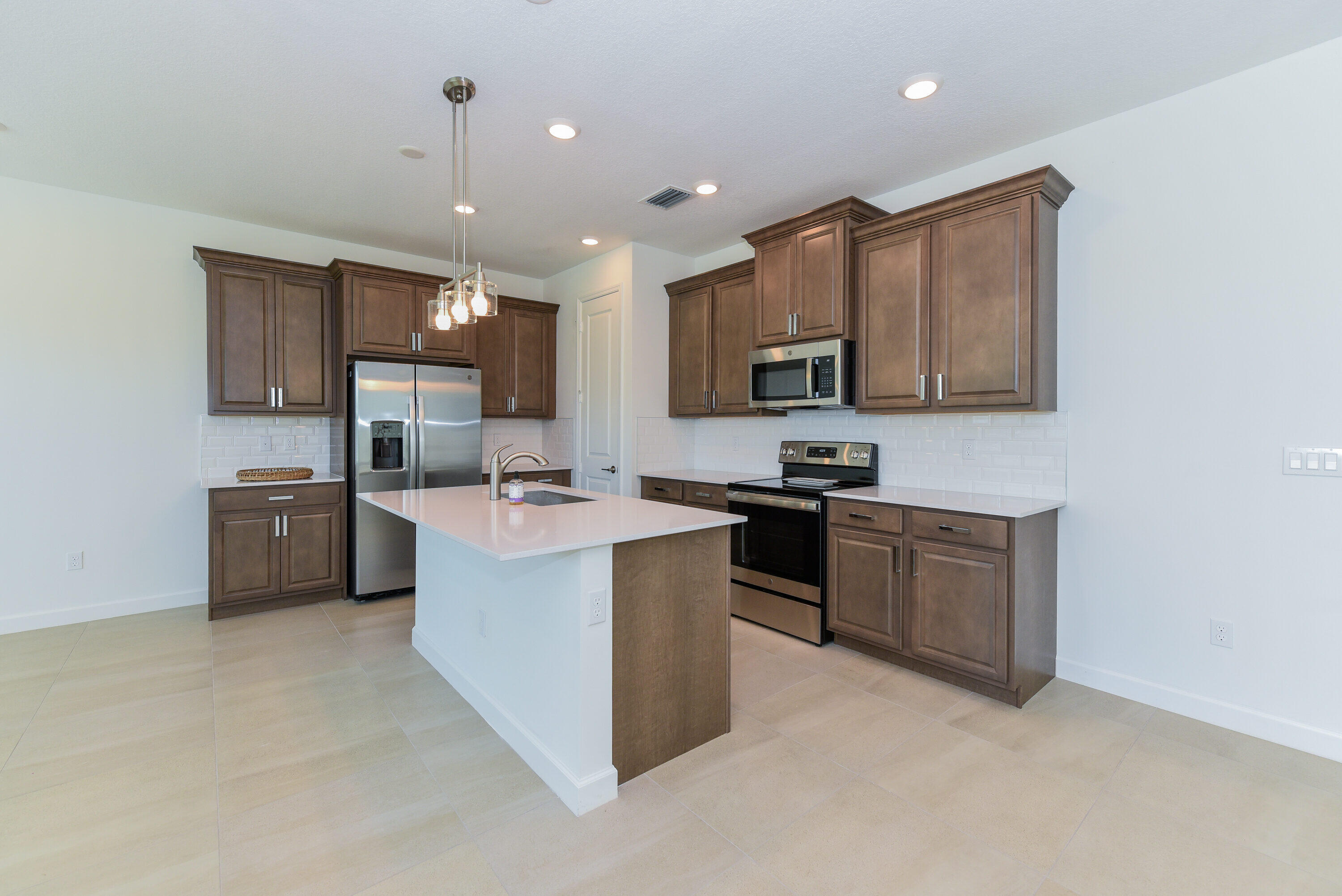 Property Photo: 1535 Verawood Lane FL 33445