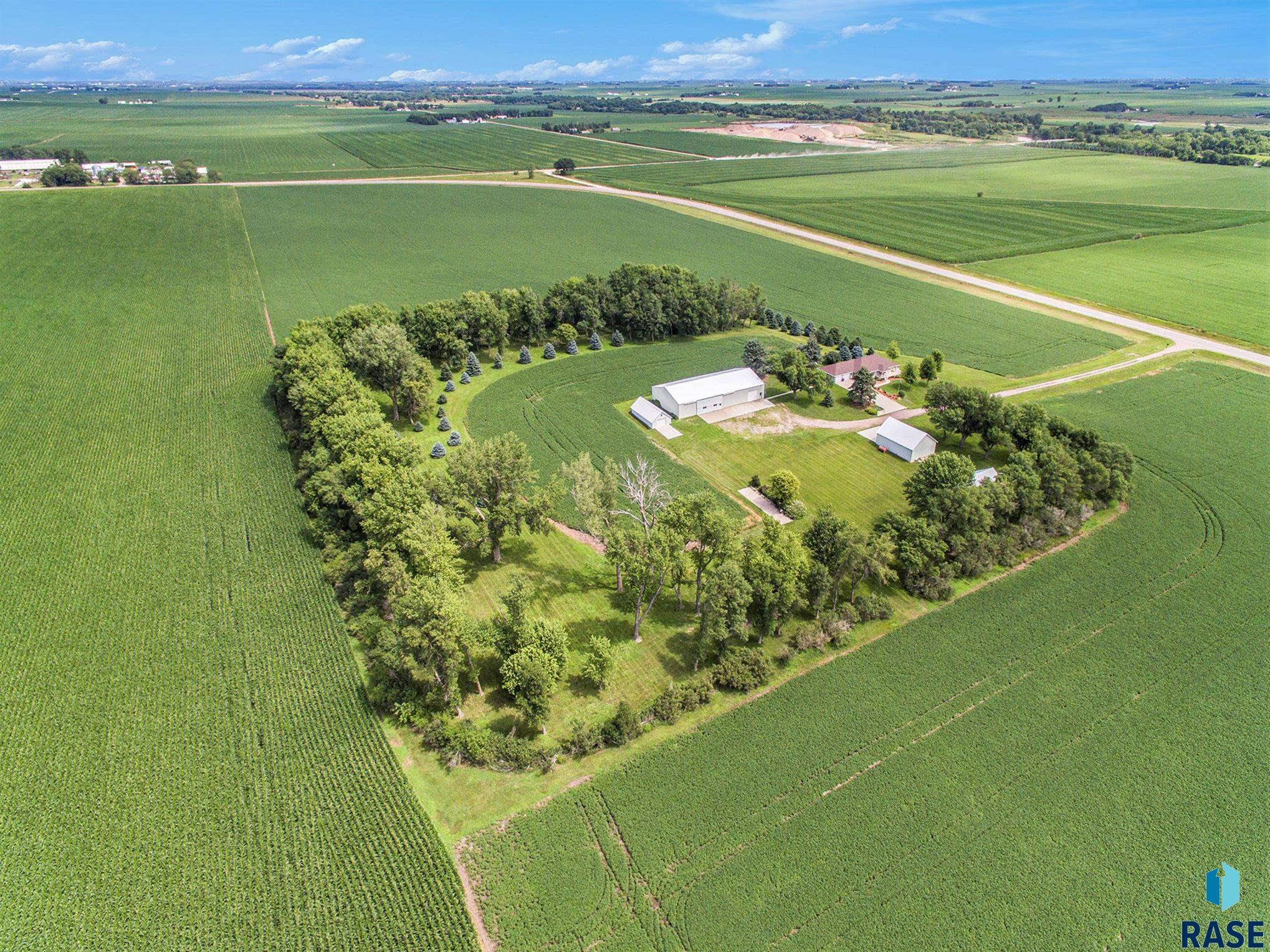 Property Photo: 1037 US 75 Ave SD 51246