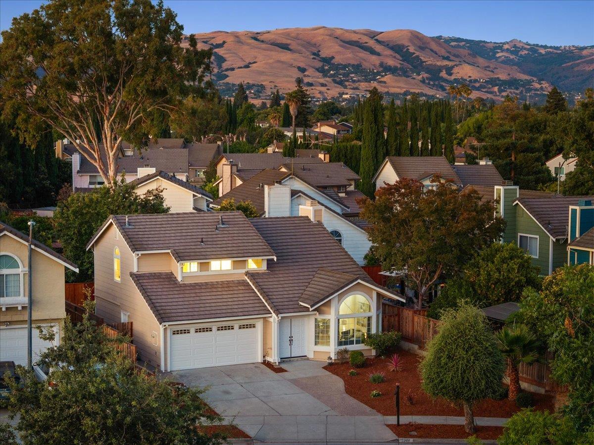 Property Photo: 1507 New Bedford Ct Court CA 95131