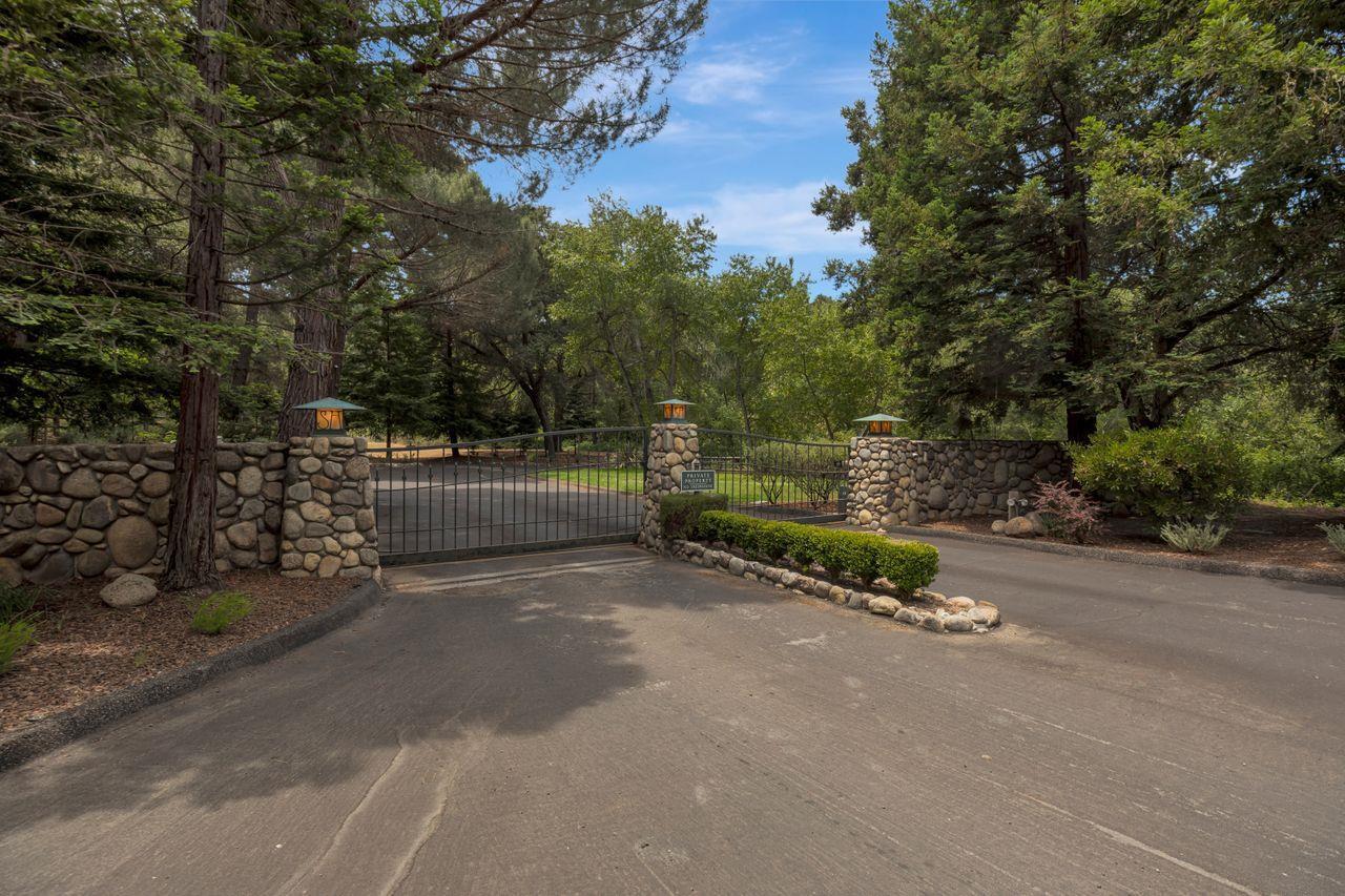 Property Photo: 17 Sleepy Hollow Drive CA 93924