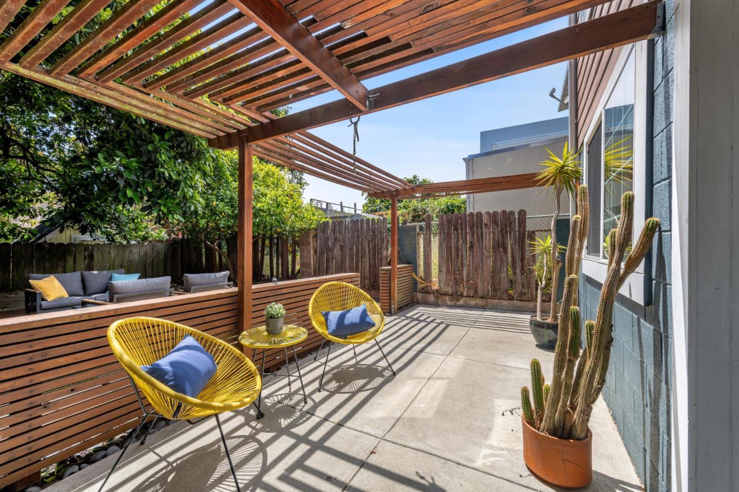 Property Photo: 275 Teddy Avenue CA 94134
