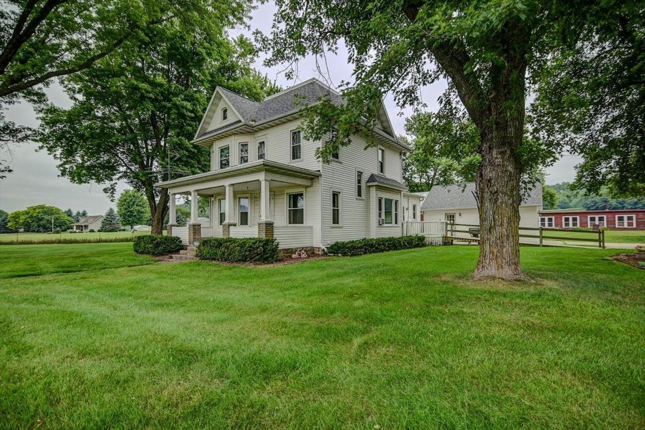 Property Photo: 9874 Highway 19 WI 53560