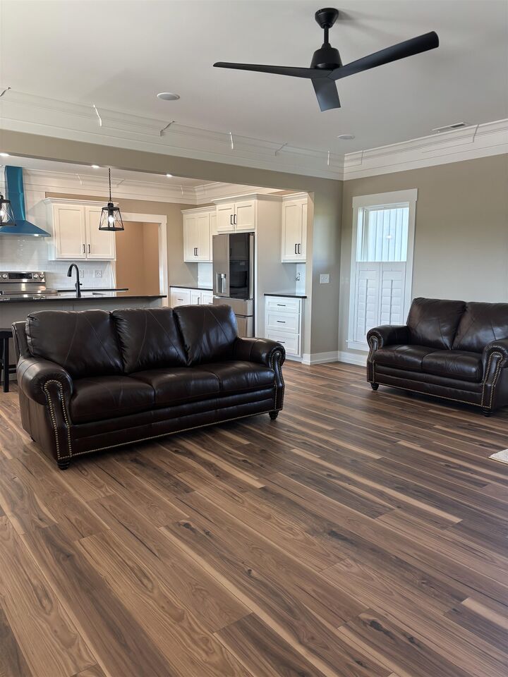 Property Photo:  20 Ridge Dr  AL 35661 - MUSCLE S 