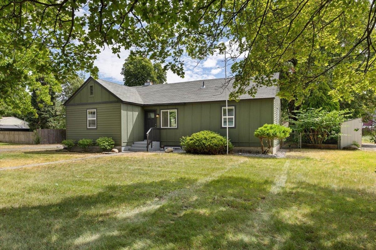 Property Photo: 2224 N Lily Rd Rd WA 99212