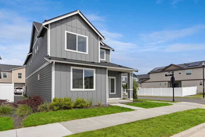 Property Photo:  2680 N Swainson Ln  WA 99019 