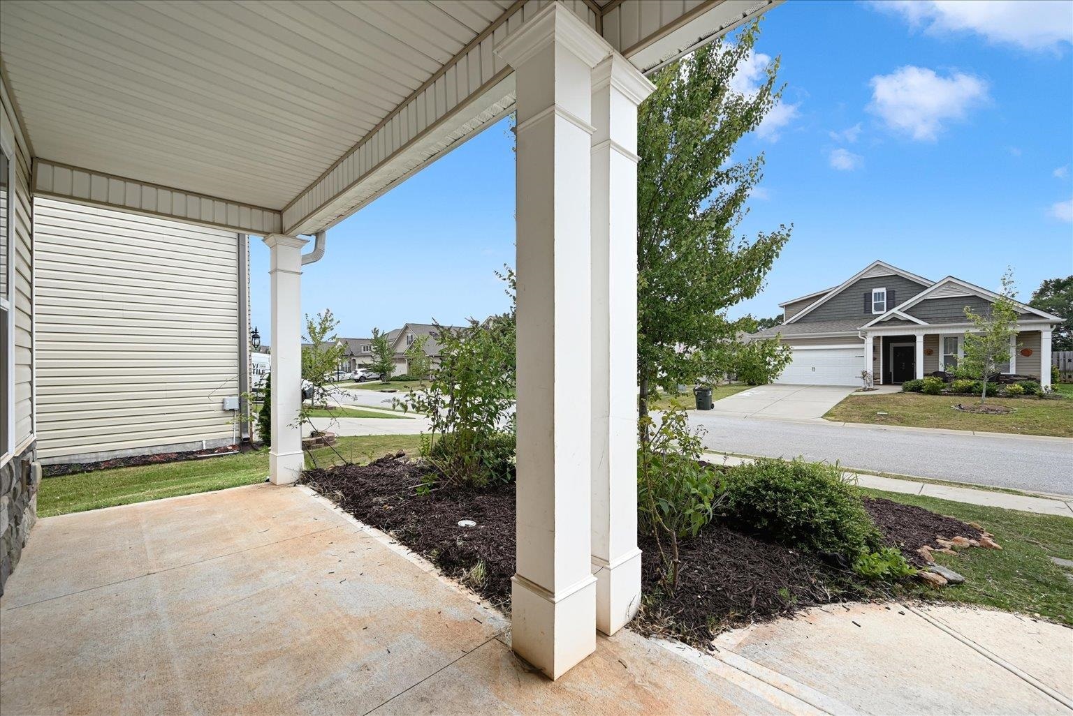 Property Photo: 845 Deepwood Ct SC 29316
