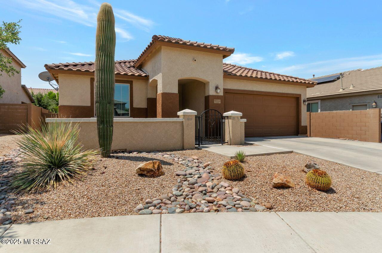 Property Photo: 11056 E Actinidia Place AZ 85747