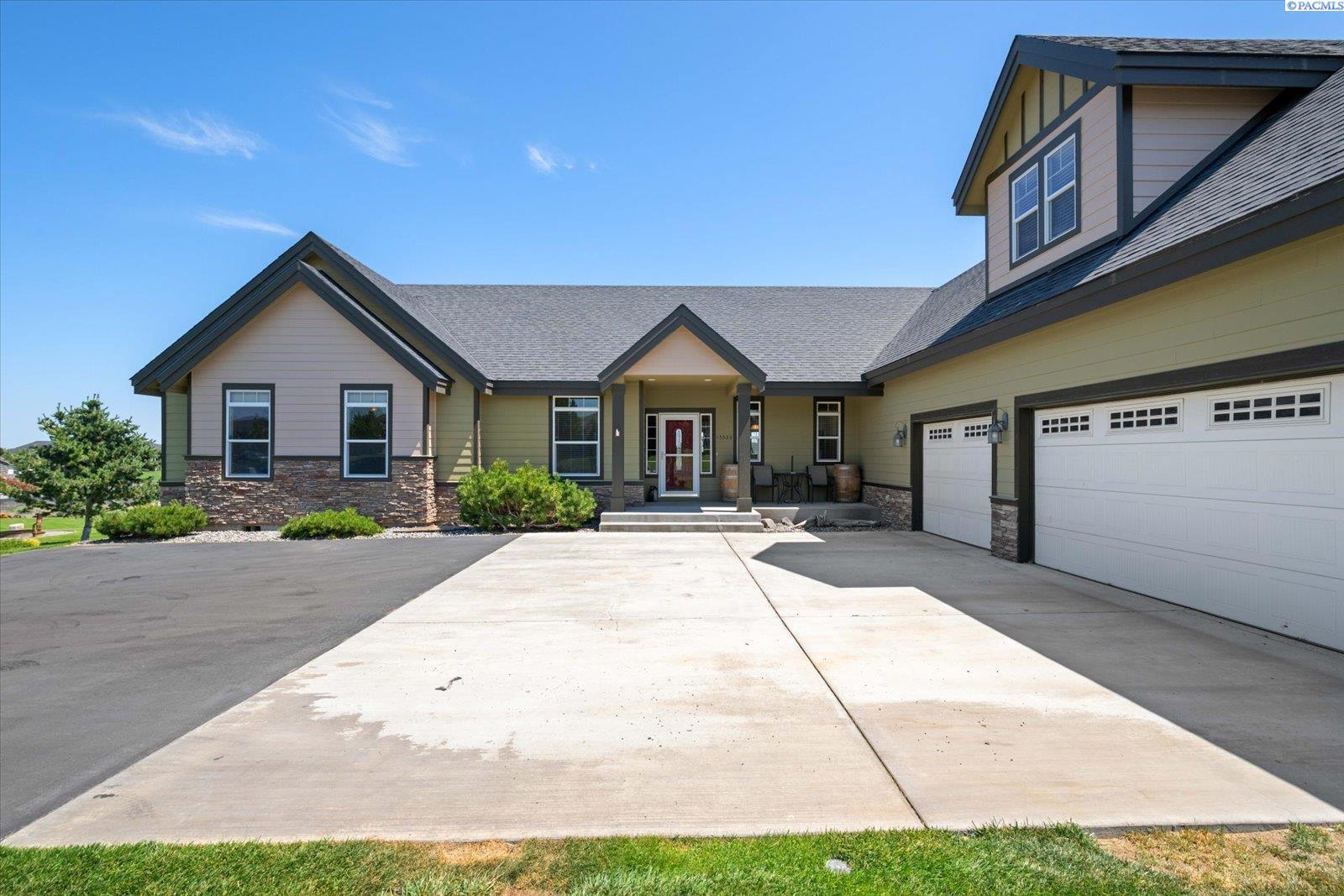 Property Photo: 15923 S Clear View Lp WA 99338