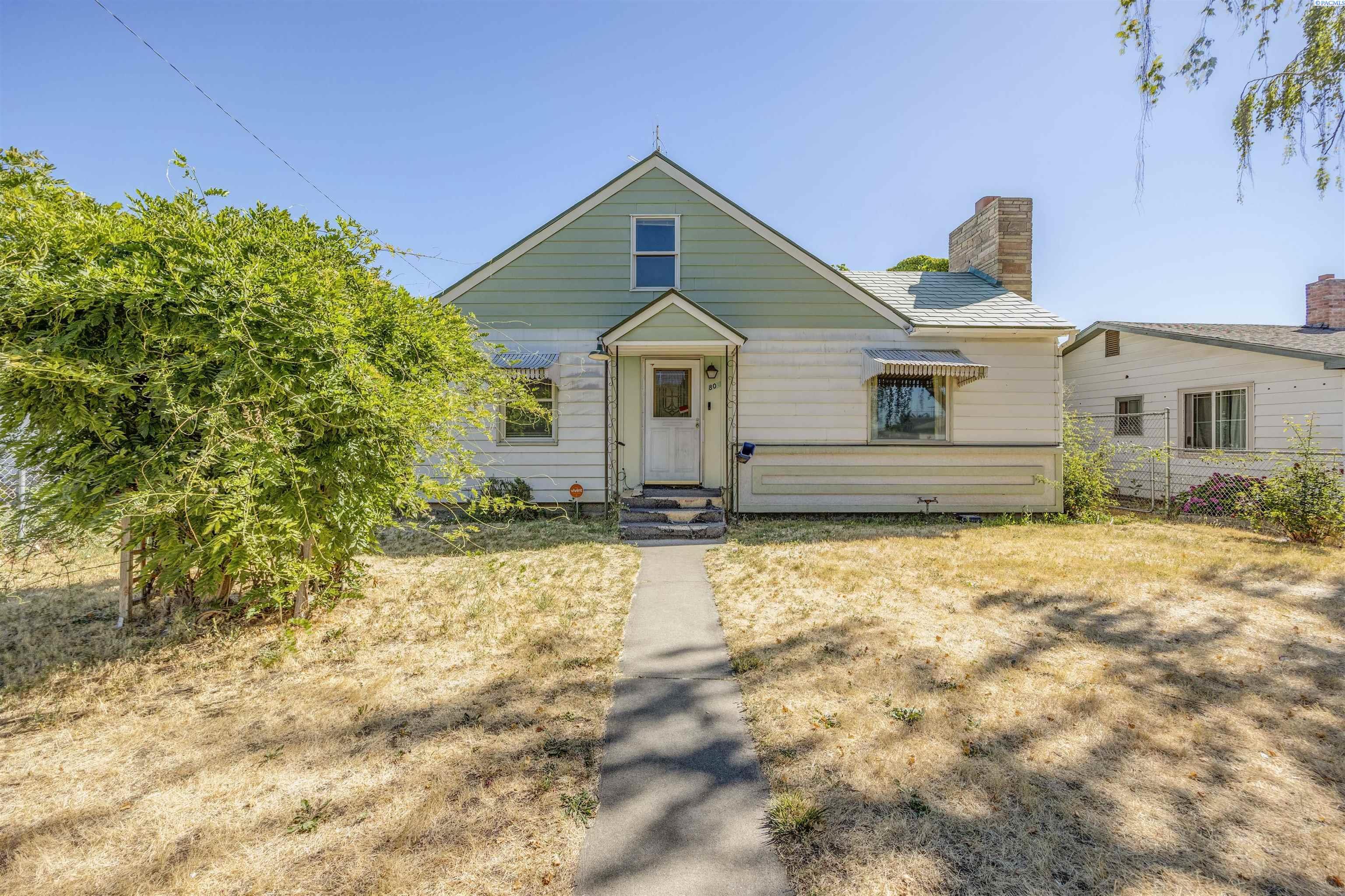 Property Photo: 808 Jefferson Ave WA 98948