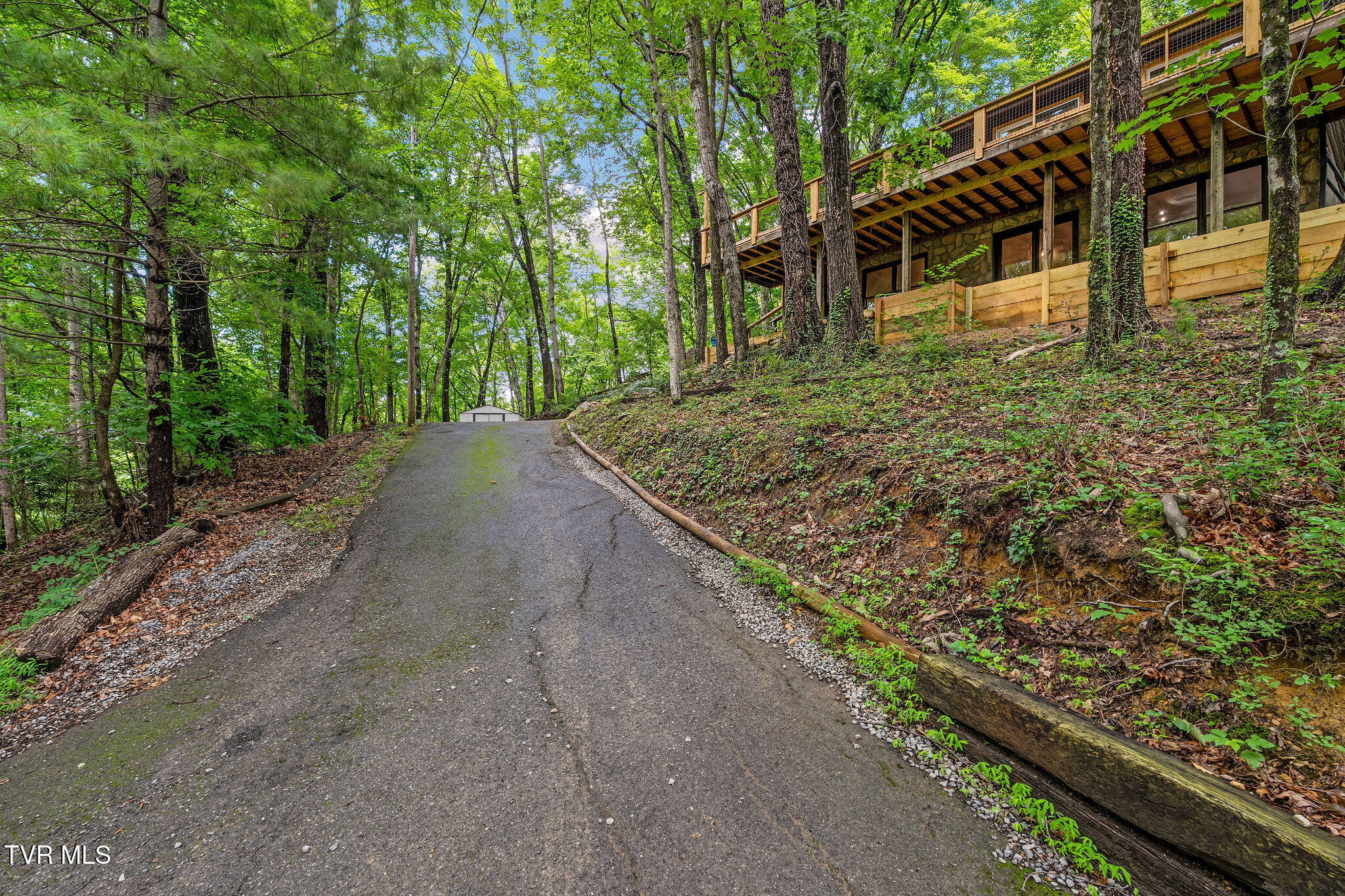 Property Photo: 114 Whisper Wood Lane TN 37601