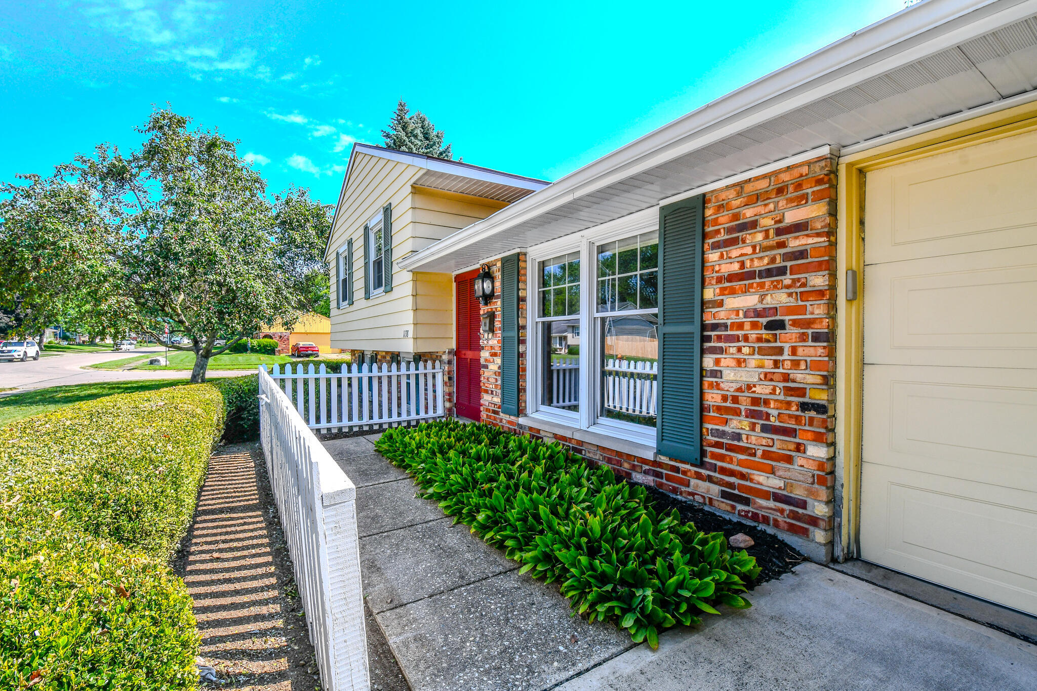 Property Photo: 1138 Edgebrook Avenue OH 45344