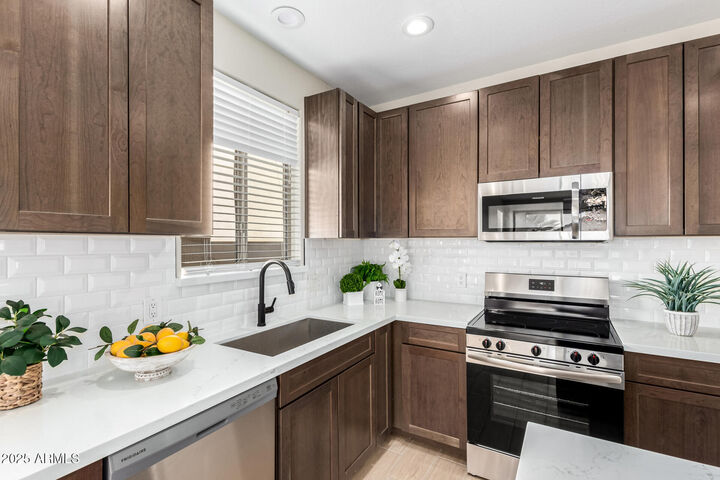 Property Photo:  2618 E Fremont Road  AZ 85042 