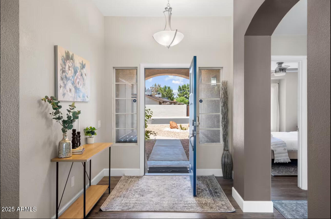 Property Photo: 8311 W Dreyfus Drive AZ 85381