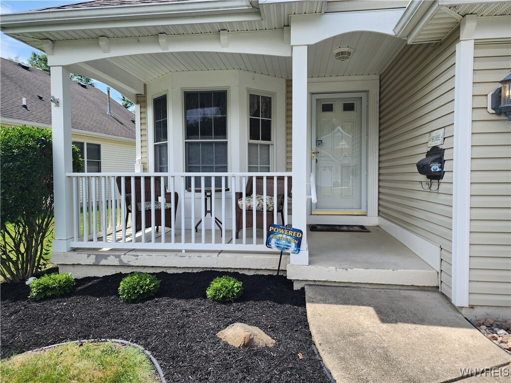Property Photo: 44 French Oaks Lane NY 14051