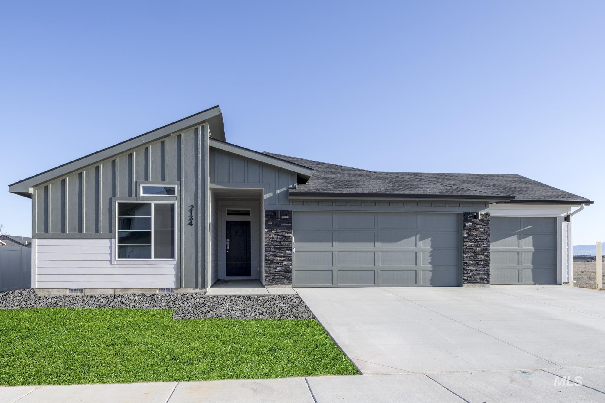 2384 N Carly Ave  Star ID 83669 photo