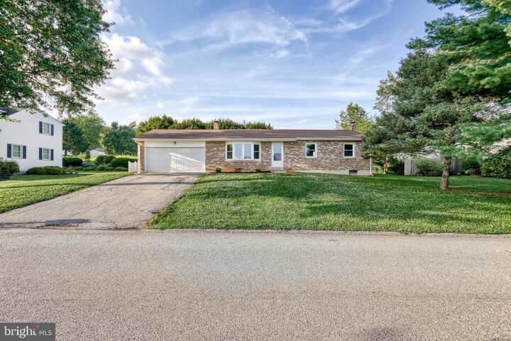 Property Photo:  26 Independence Drive  PA 17349 
