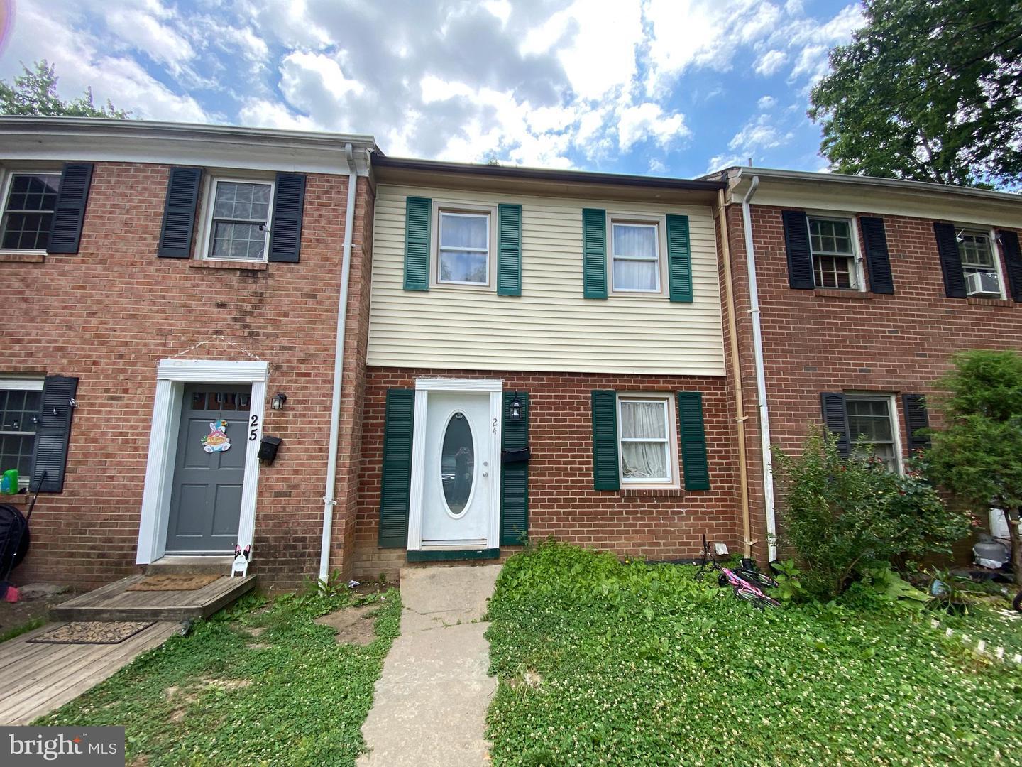 Property Photo: 24 Bentley Court VA 22408