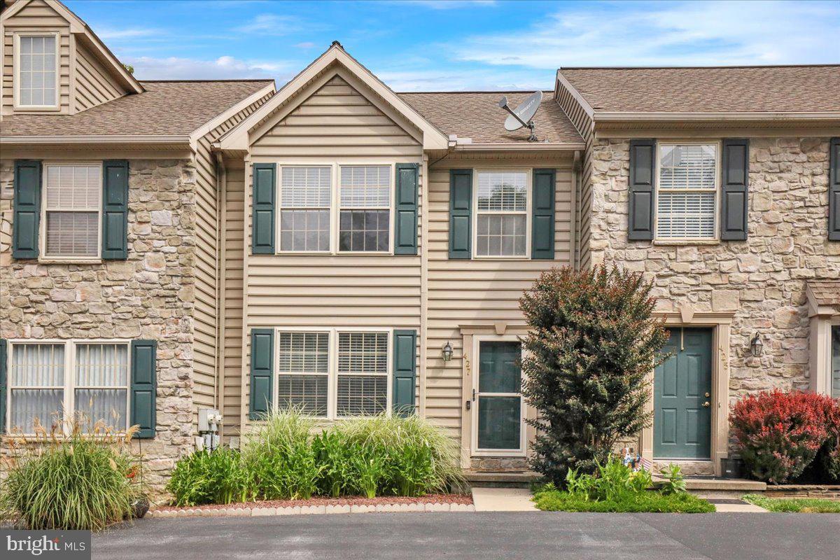 427 Indian Rock Circle  Elizabethtown PA 17022 photo