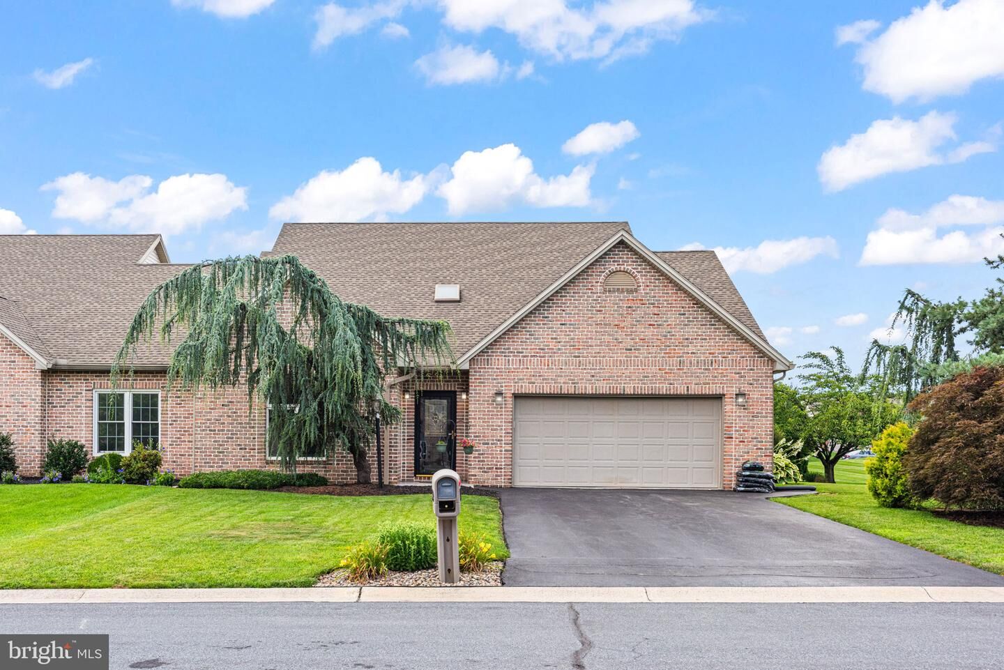 Property Photo: 79 Fairfax Lane PA 17003