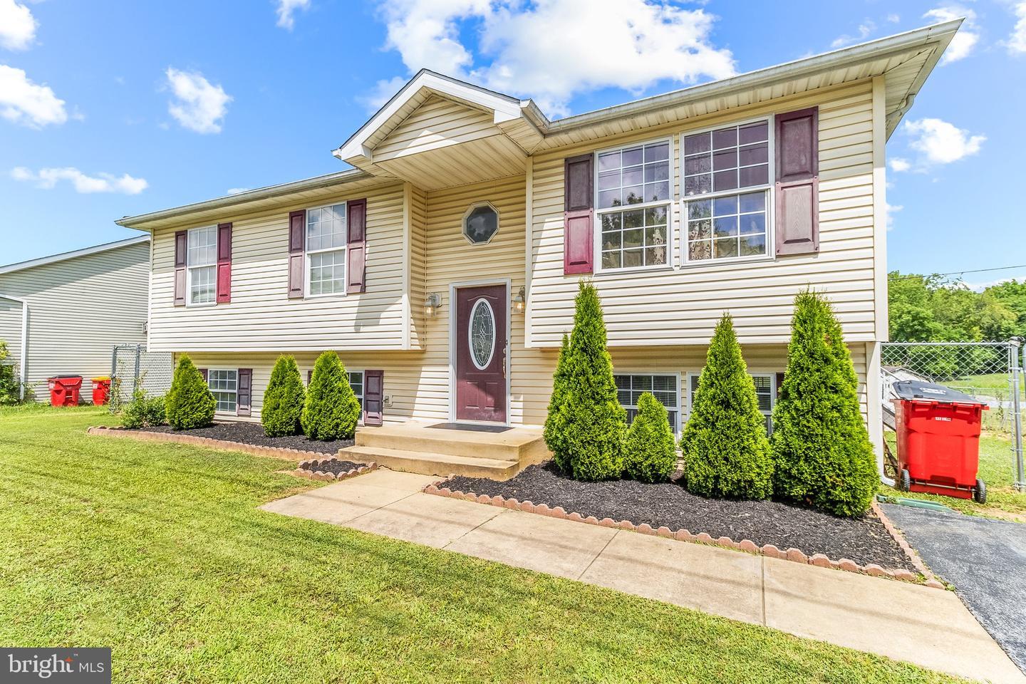 Property Photo: 207 Preston Place WV 25438