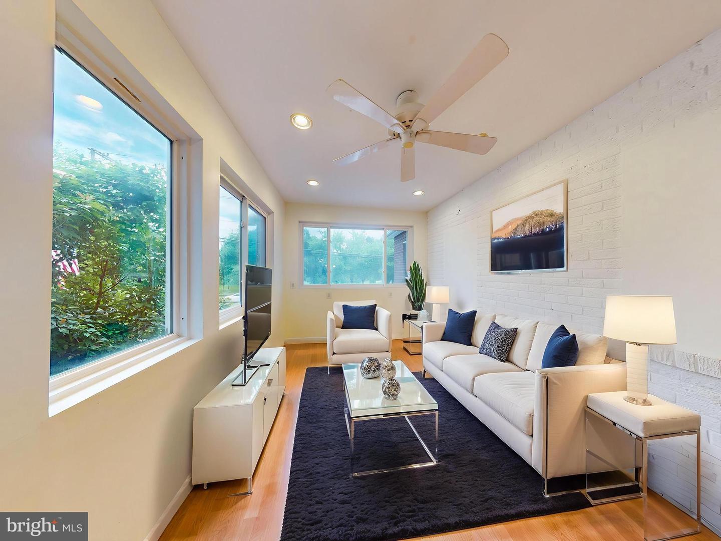3137 S Glebe Road 1  Arlington VA 22202 photo