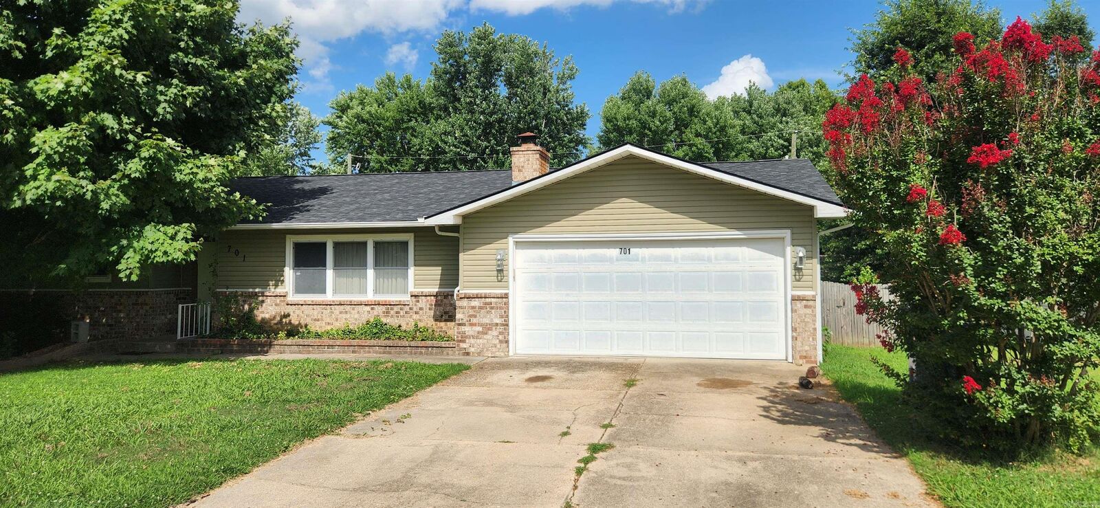 Property Photo: 701 Sierra Drive AR 72653