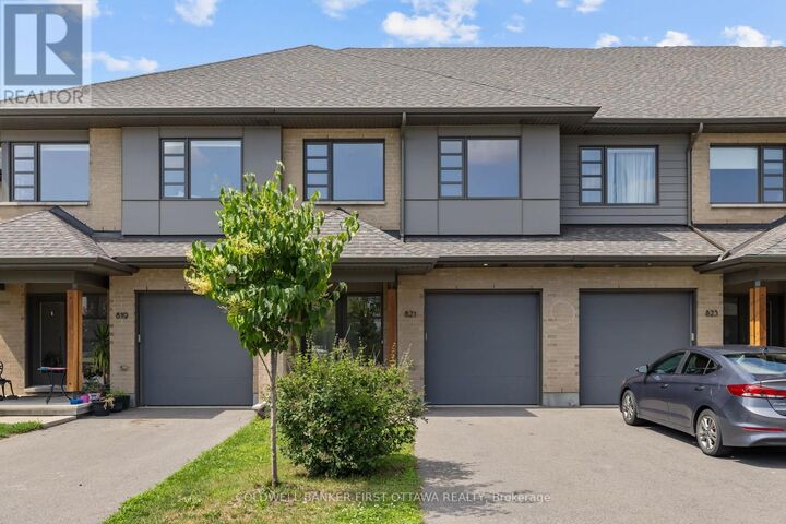 Property Photo: 821 Quartet Avenue ON K1X 0C4