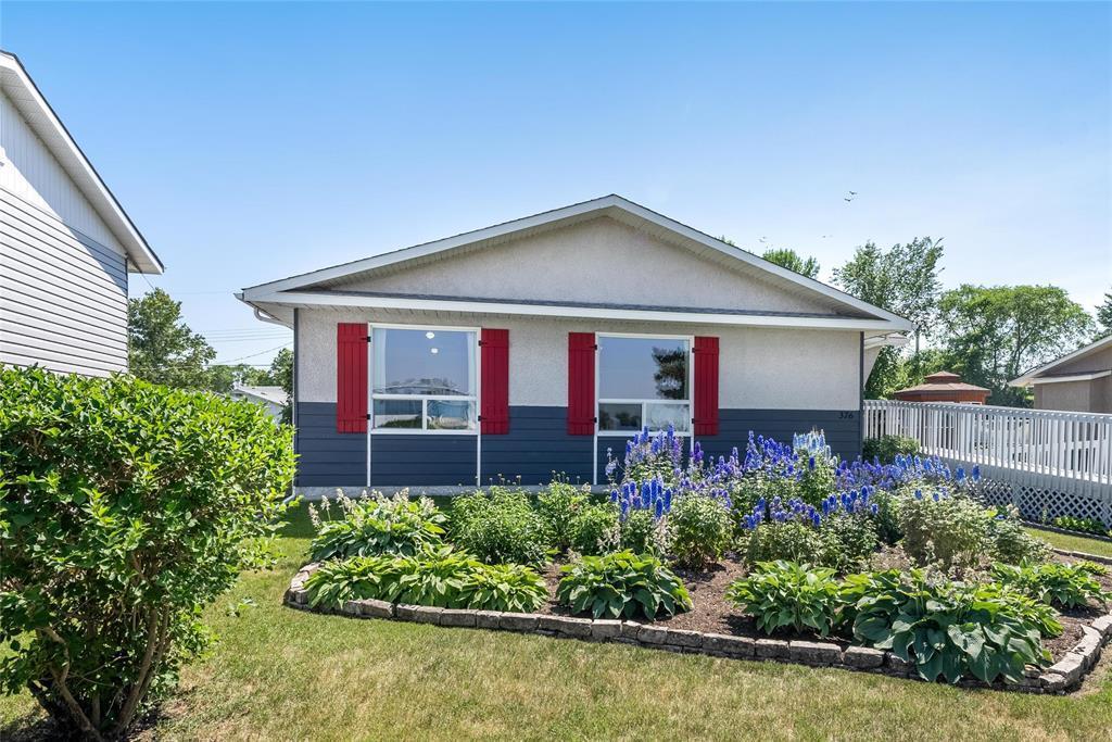 Property Photo: 376 5th Av Avenue South MB R0C 2Z0