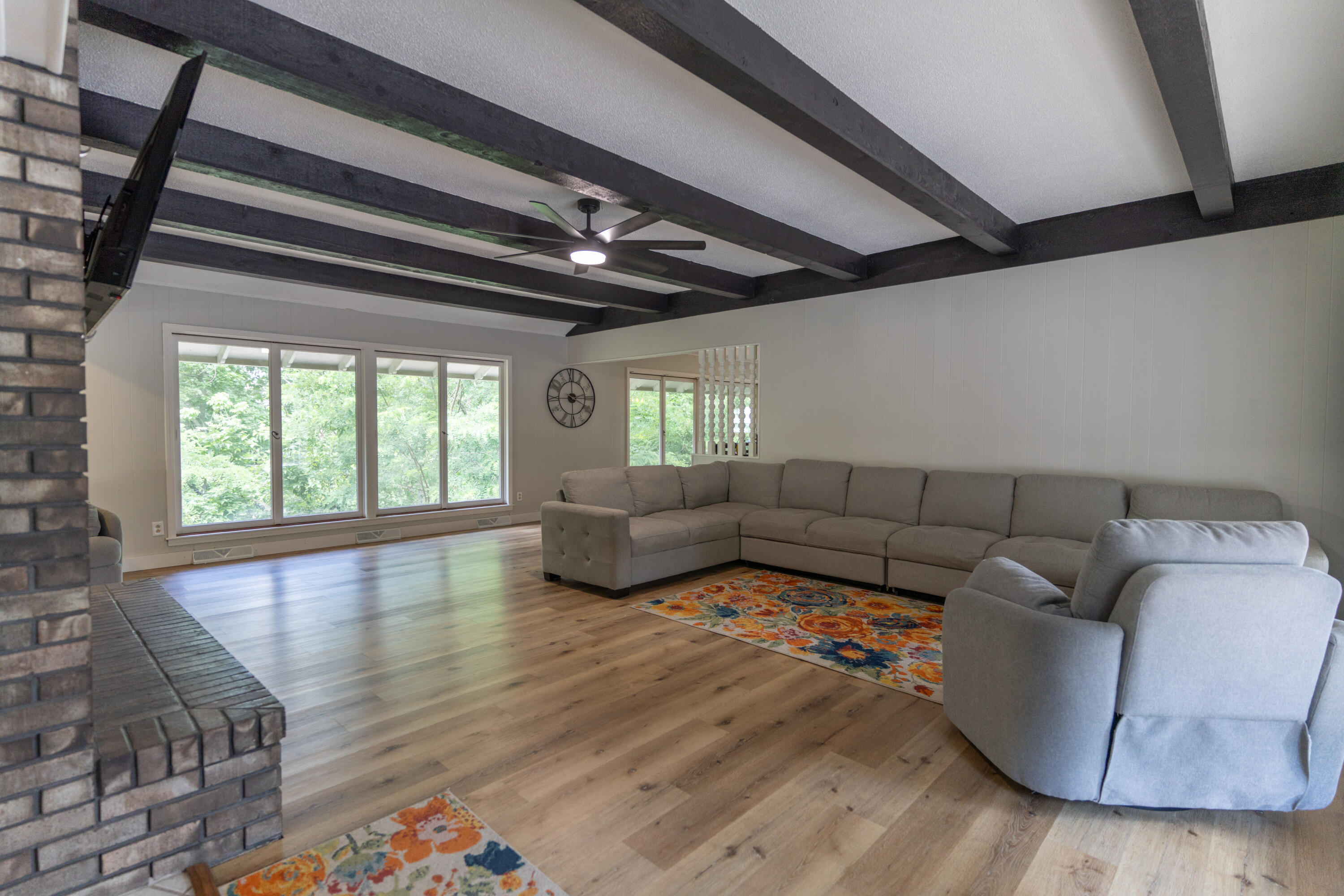 Property Photo: 701 W Lee St MO 65270