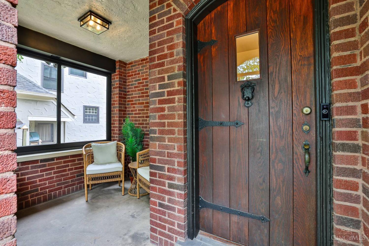Property Photo: 1123 Salisbury Drive OH 45226