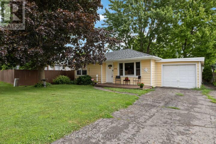 298 Lorne Avenue  Chatham-Kent (Wallaceburg) ON N8A 3Z2 photo