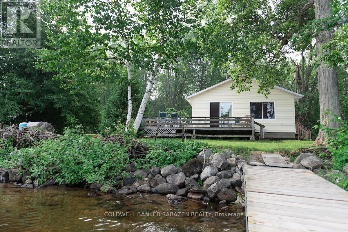 Property Photo:  351 Leavoy Lane  ON K7V 3Z8 