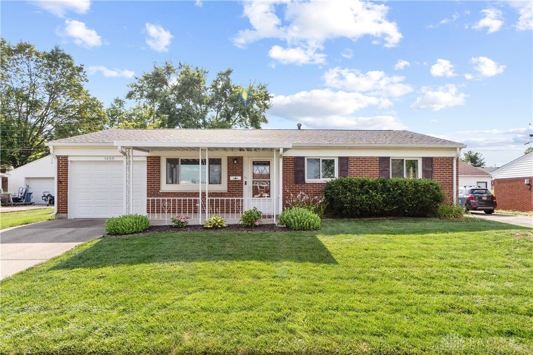 Property Photo: 1455 Cobblestone Street OH 45432