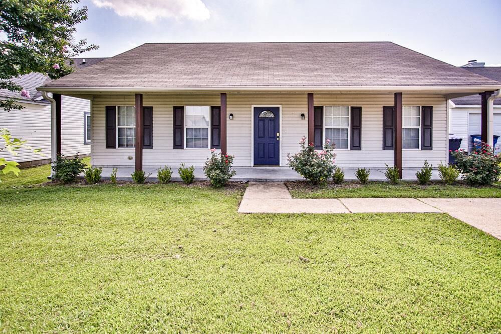 Property Photo:  1404 Elijah Street  AR 72301 