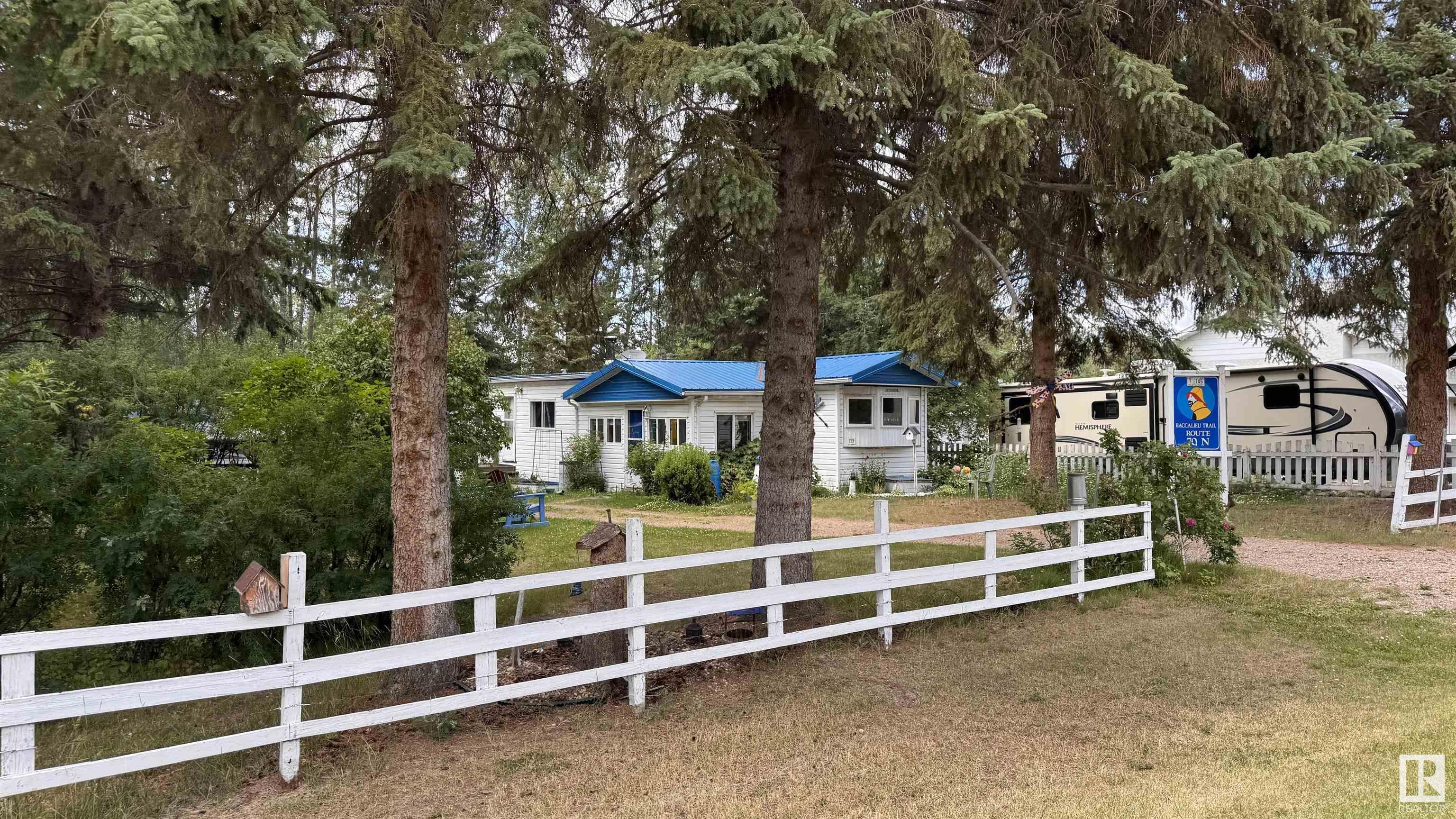 Property Photo: 11121 Twp Rd 595 314 AB T0A 0C0