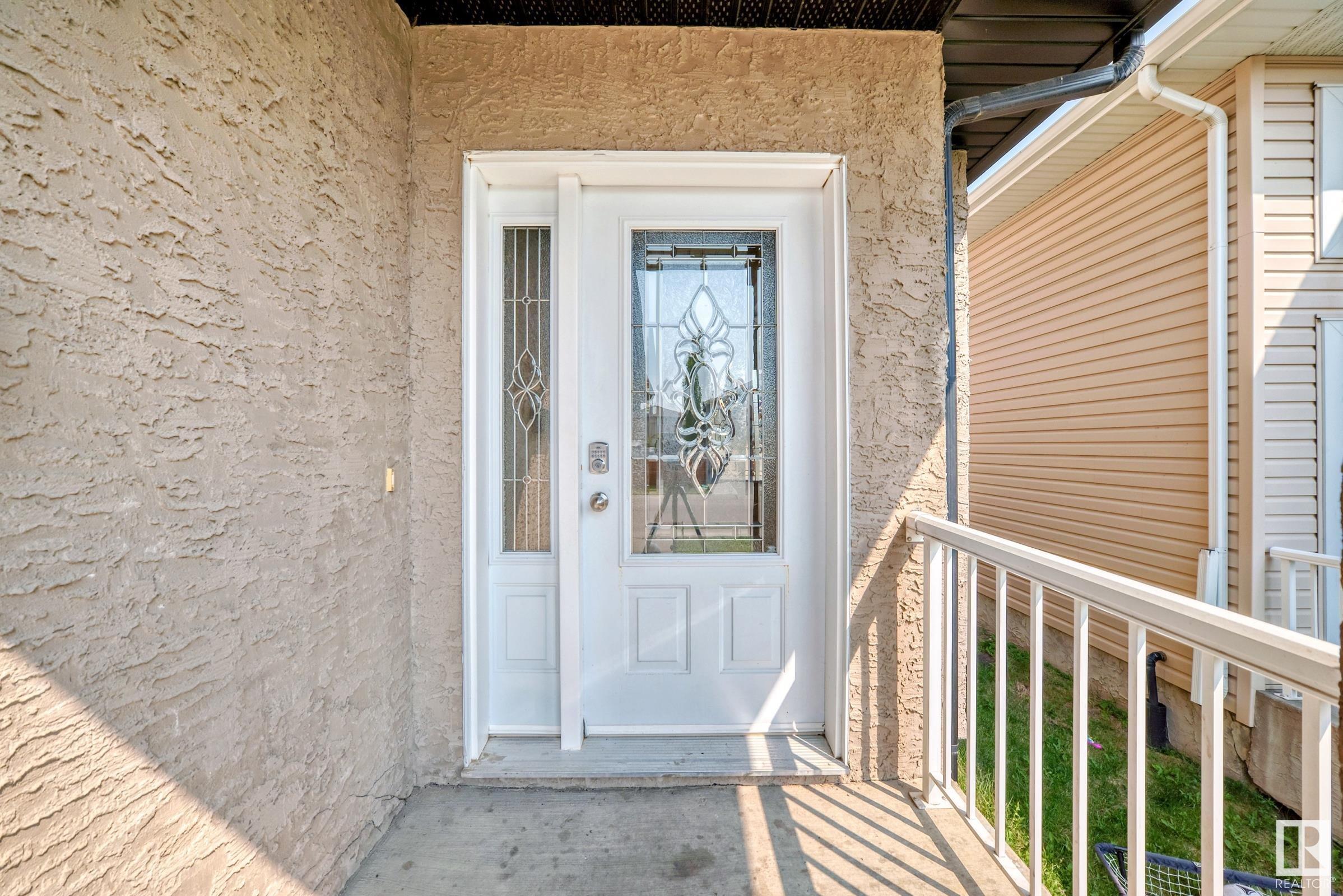 Property Photo:  15143 32 Street NW  AB T5Y 0M3 